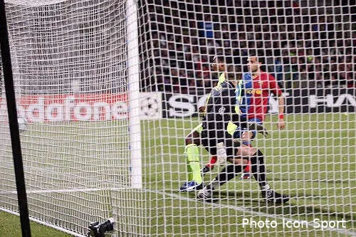 le coup franc de juninho a fait mal a valdes 20839