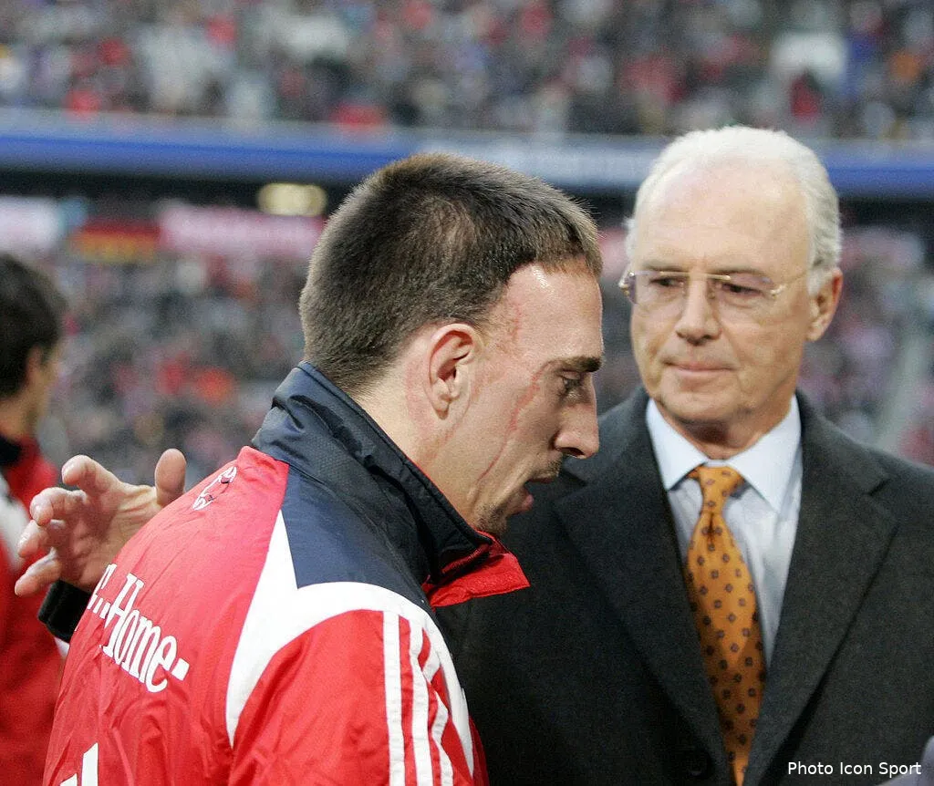 le kaiser tape sur les doigts de ribery 32490 4698