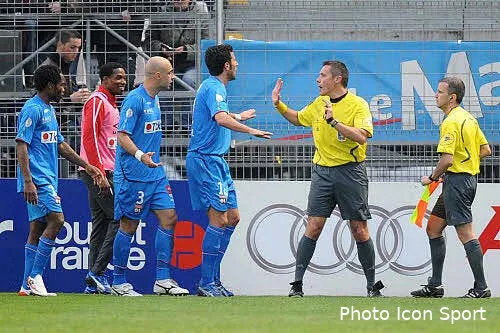 le mans tape sur l arbitre 23937