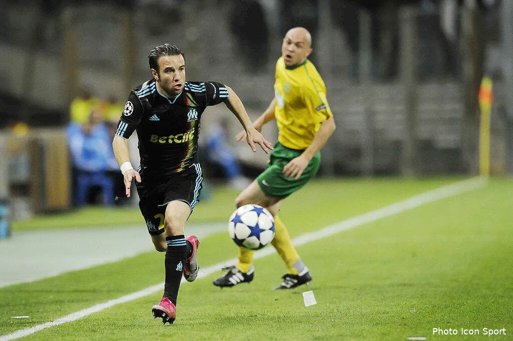 le professeur deschamps donne la moyenne a l om 61216 11032