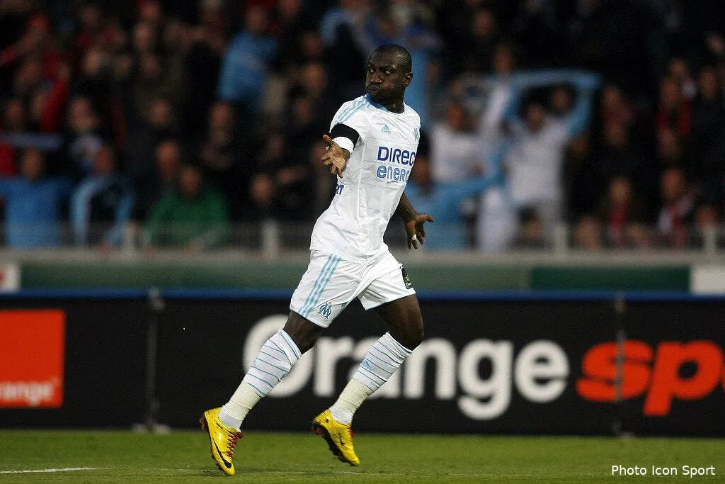 les attaquants niang et lisandro 53209 8244