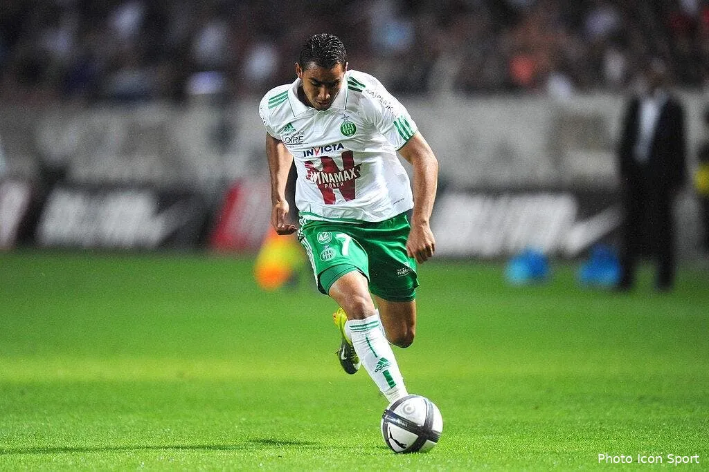 les verts rendent hommage a payet 58700 9813