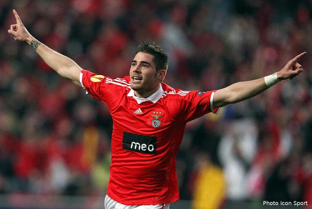 liverpool voit rouge a lisbonne 50289 7615