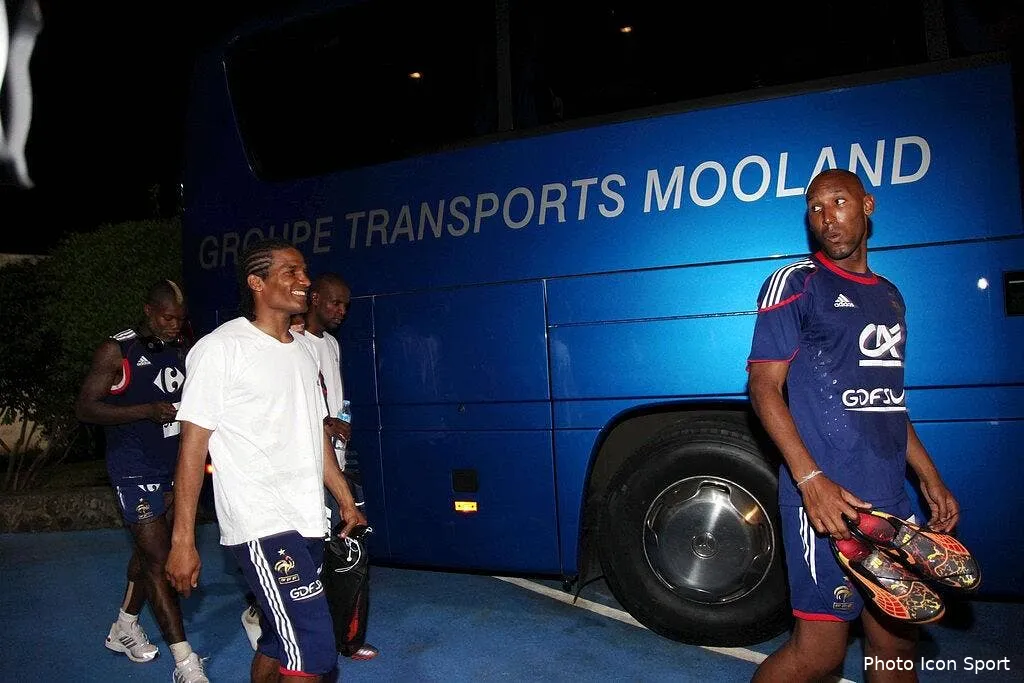 malouda regrette qu anelka se fasse demonter en france 59976 10395