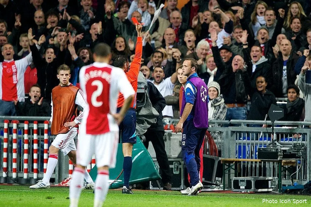 mignot se fait tirer les oreilles par son coach 61248 11053