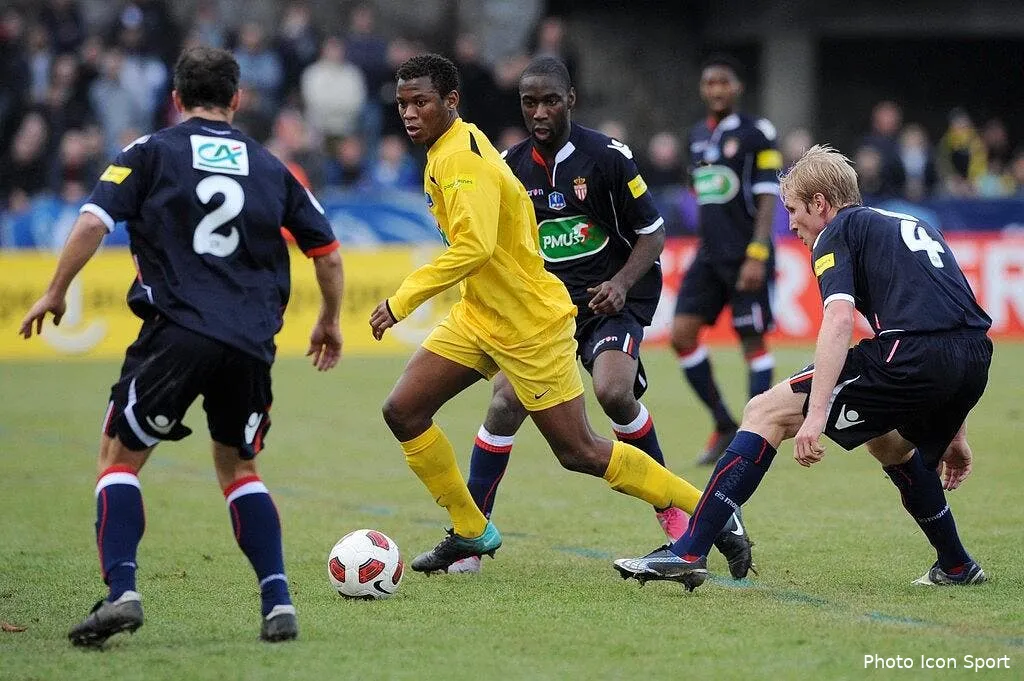 monaco tombe de tres haut a chambery 65305 13897