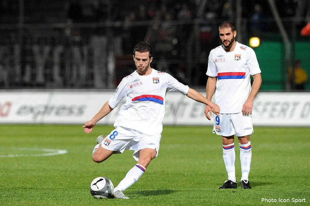 paris sportifs 240 euros pour un coup franc lyonnais 47913 7200