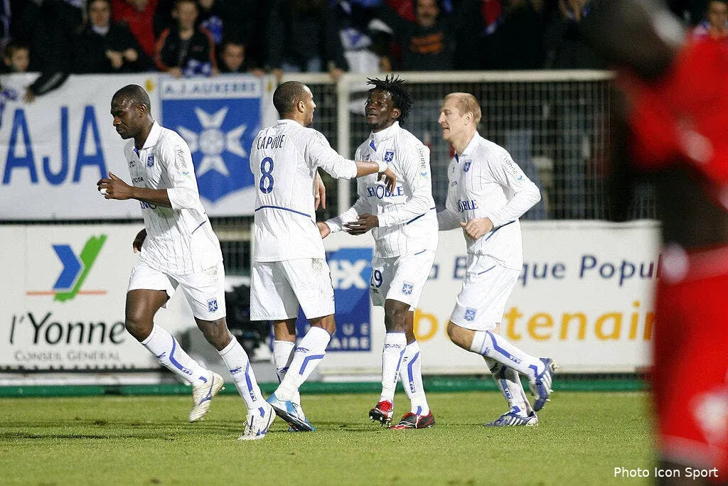 paris sportifs l aja ouvre le score a valenciennes et vous votre porte 42932 6332