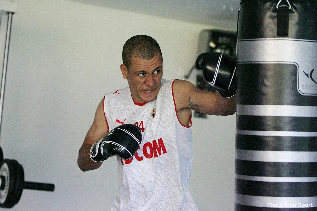 photo du jour eduardo costa ne manque pas de punch 33685 4835