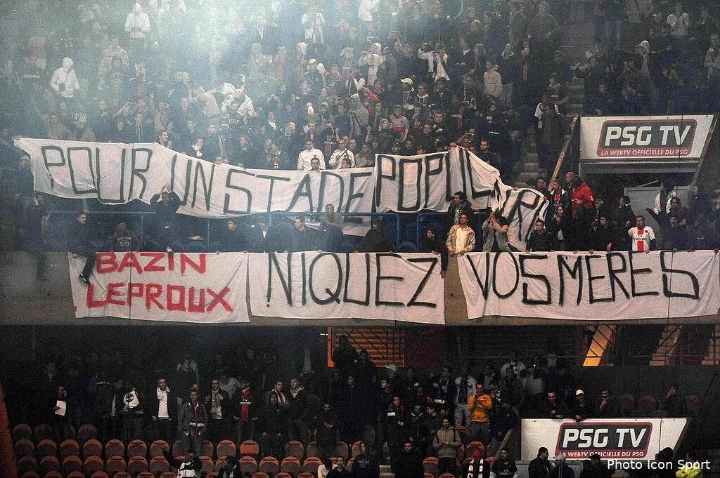 photo la banderole de la colere du psg 53228 8247