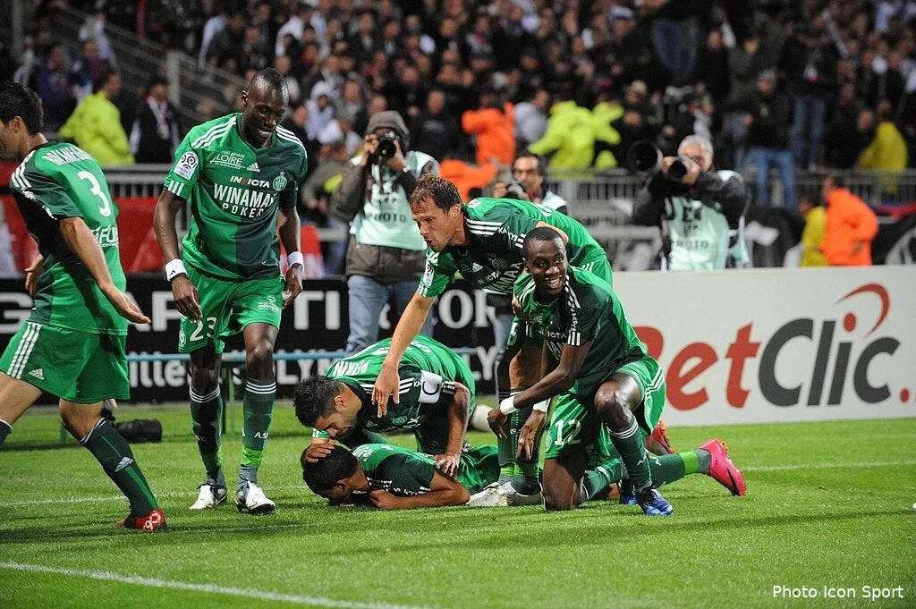 saint etienne realise le hold up parfait a lyon 60033 10420