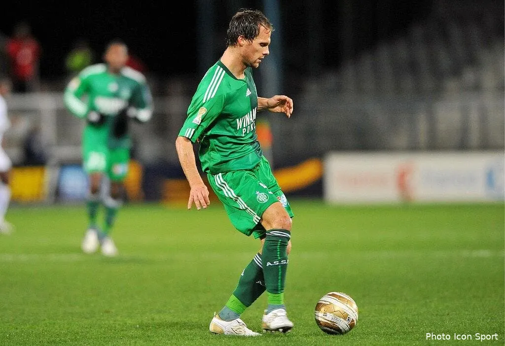 sainte a le cul entre deux chaises 63091 12213