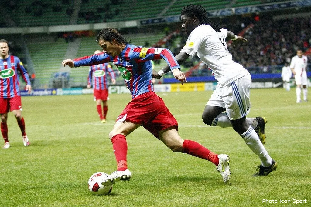 seube s excuse aupres de l arbitre apres caen ol 65330 13919