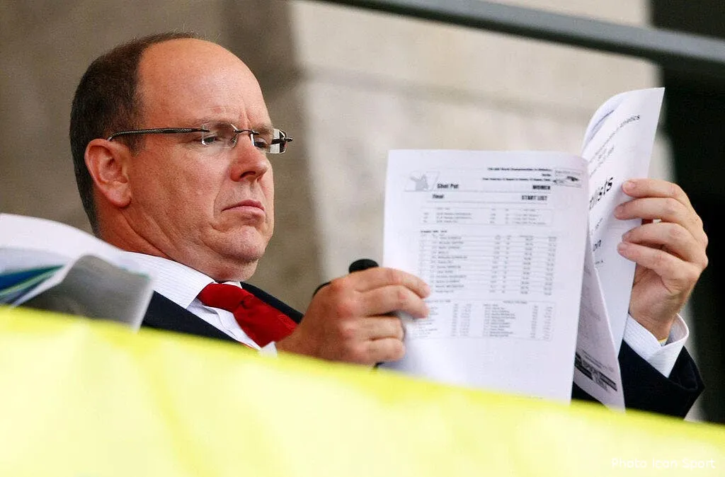 seul le prince albert peut couper le tete de lacombe 63433 12460