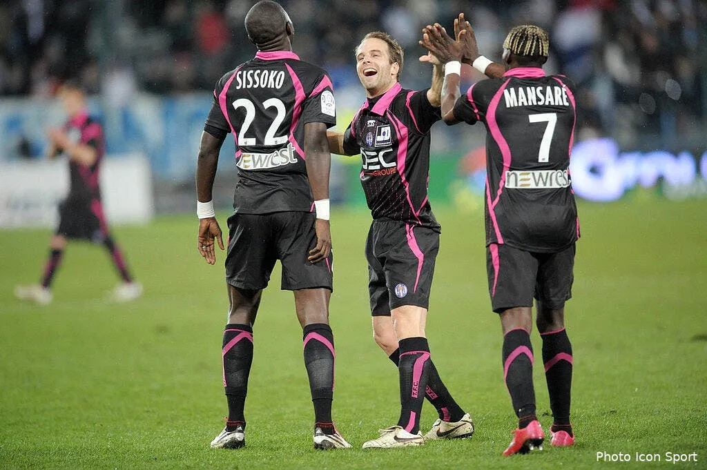 toulouse veut regarder a nouveau devant lui 63401 12436