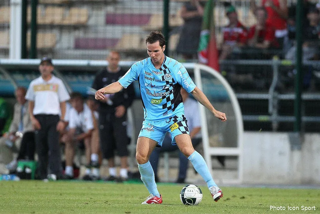 tours confirme son statut de premier de classe 62321 11704