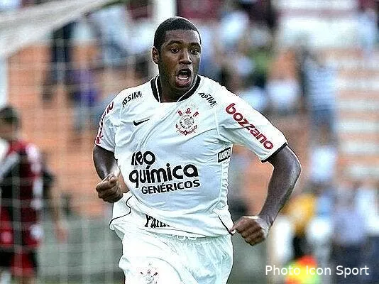 un espoir du foot bresilien au psg 54595 8493