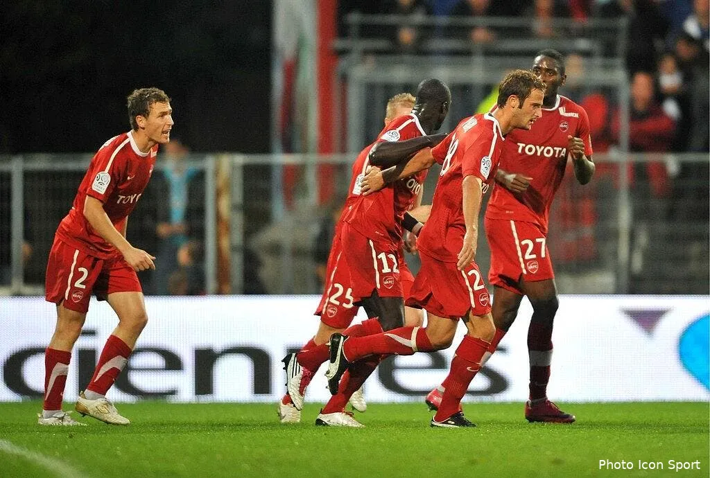 valenciennes eteint la lanterne rouge 63314 12368