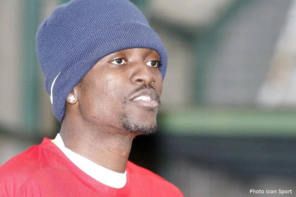 video adebayor oublie son club sous le coup de l emotion 44741 6641