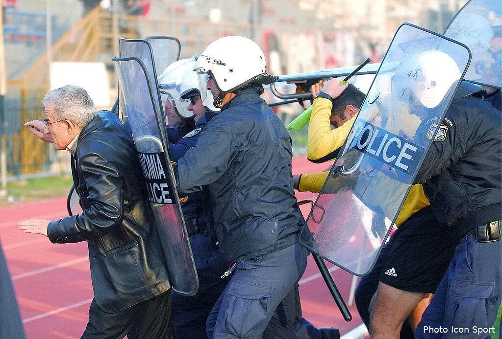 video au bresil on parle poliment a l arbitre sinon 50384 7630