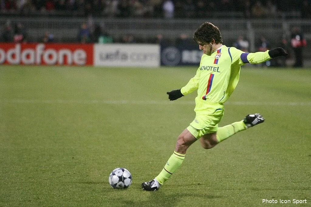 video juninho frappe toujours aussi fort au qatar 39844 5788