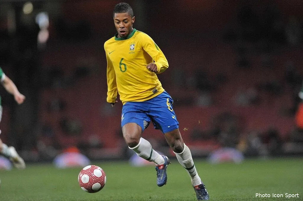 video le but juninhesque de bastos avec le bresil 54135 8410