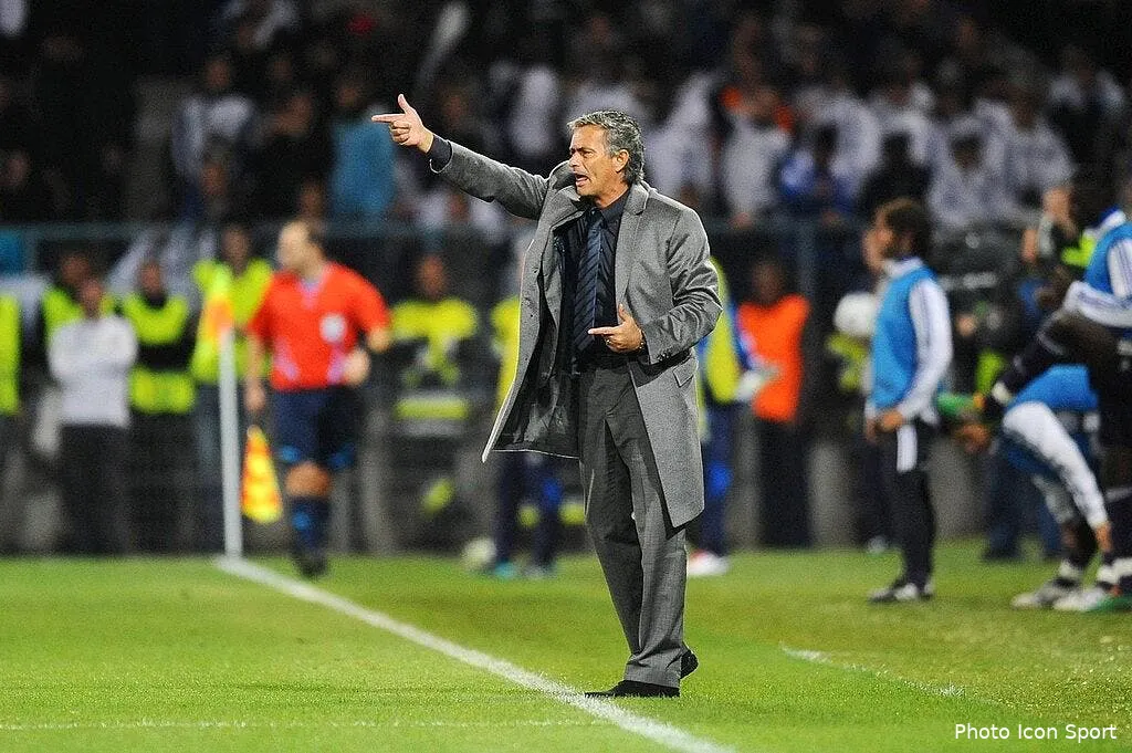 video mourinho oblige ses joueurs a se faire expulser 63138 12250