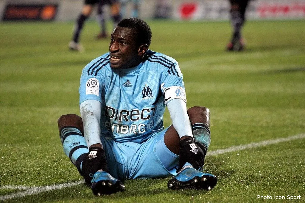 video niang faut pas toucher a sa voiture 51144 7784