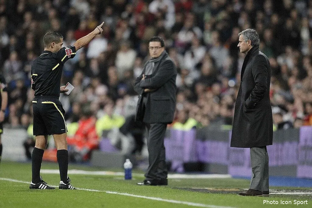 video quand mourinho voit rouge et insulte l arbitre 62464 11800