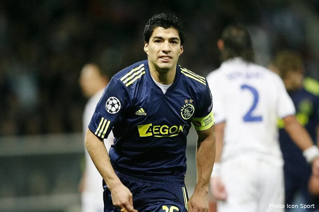 video suarez un attaquant a la mike tyson 62985 12137