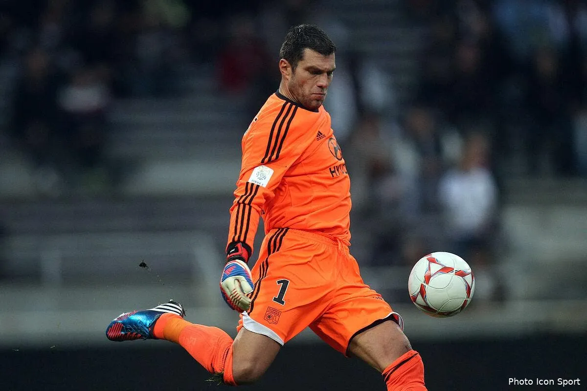 10 ans de plus a l ol vercoutre vote pour iconsport blo 251112 89 7846405