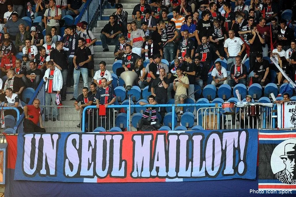 120e pour mettre son nom sur un maillot collector du psg 67212 15530