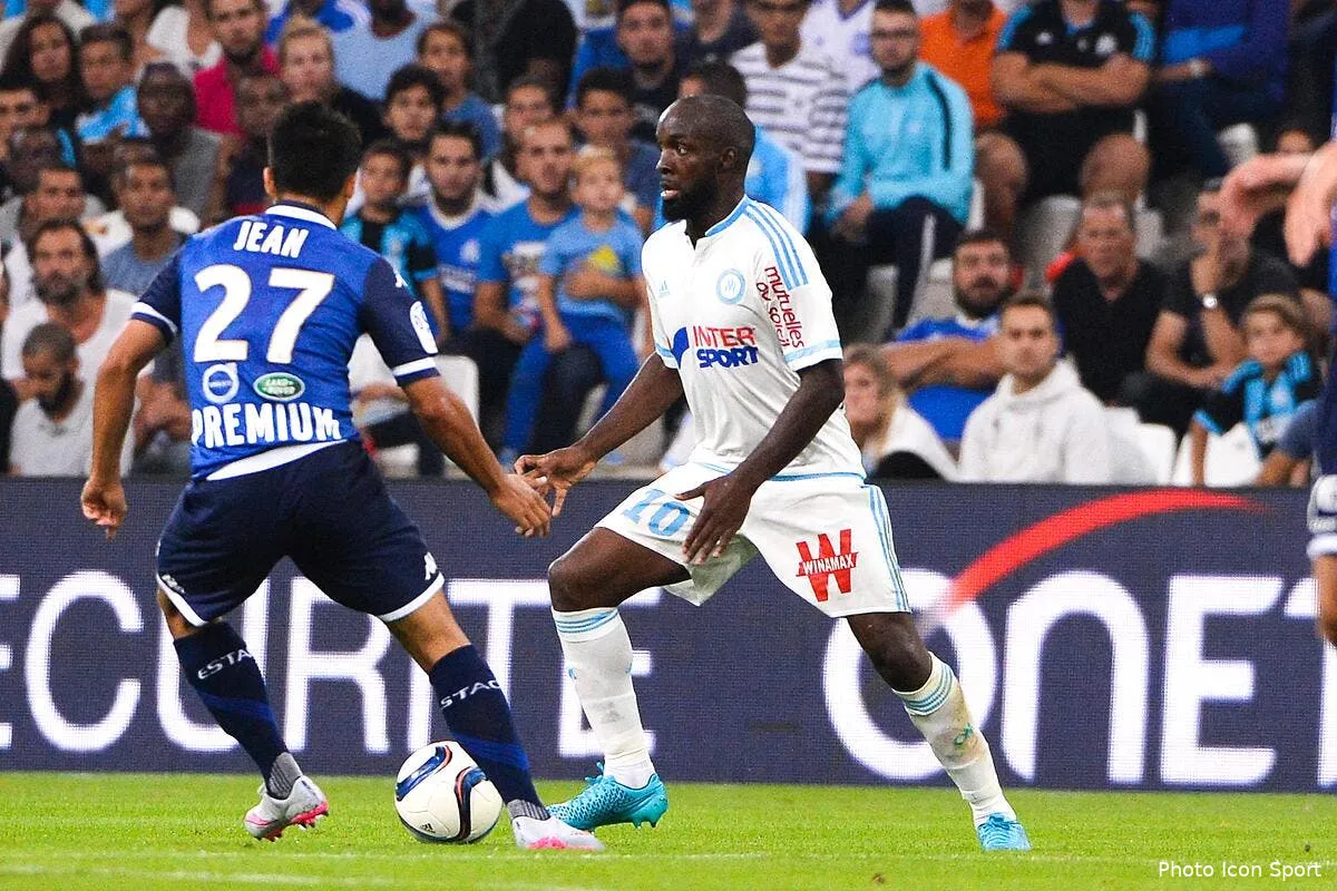 6 0 l om decolle dans un feu d artifice iconsport pet 230815 01 04118989