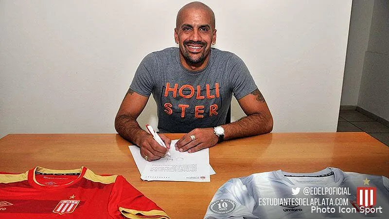 a 41 ans le president veron recrute le joueur veron a estudiantes c0xz3w4xuaawfxy165660