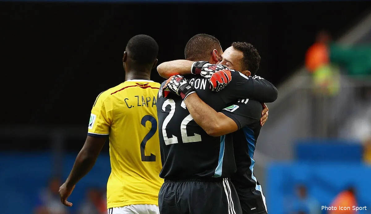 a 43 ans mondragon bat le record de roger milla iconsport pho 190614 52 1885983