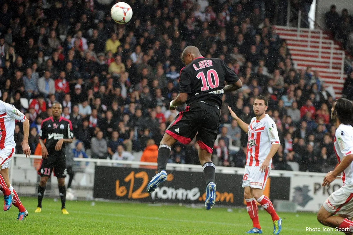 a ayew veut bien rendre service a l om en pointe iconsport pet 041112 88 0943117