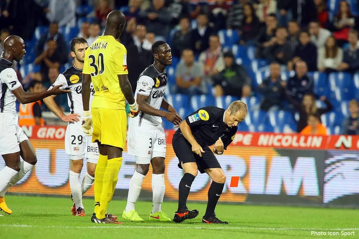 a guingamp l arbitrage ne passe plus iconsport guy 270914 26 4593121