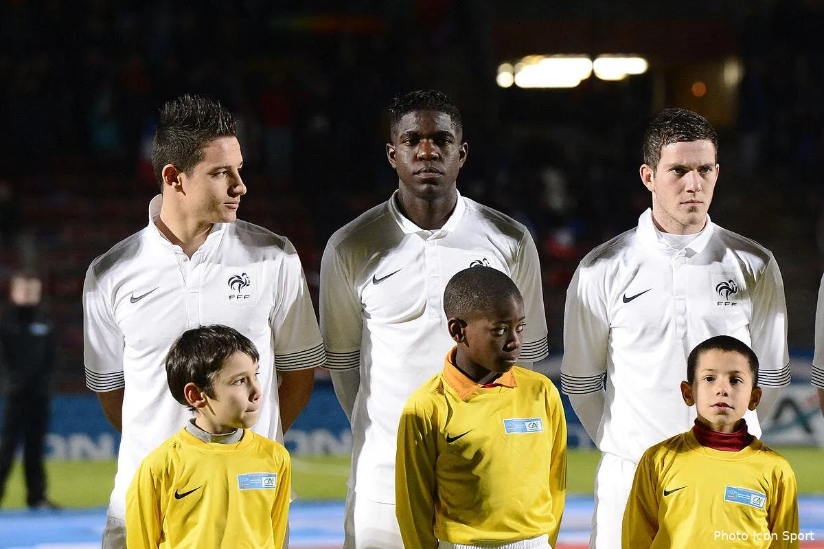 a l ol umtiti va avoir un oeil sur son pote de l om iconsport por 050213 89 1974025