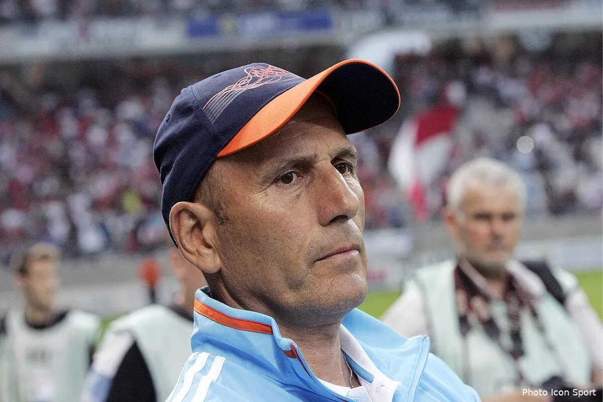 a l om baup tire sa casquette aux joueurs iconsport mrv 120812 701 2540160