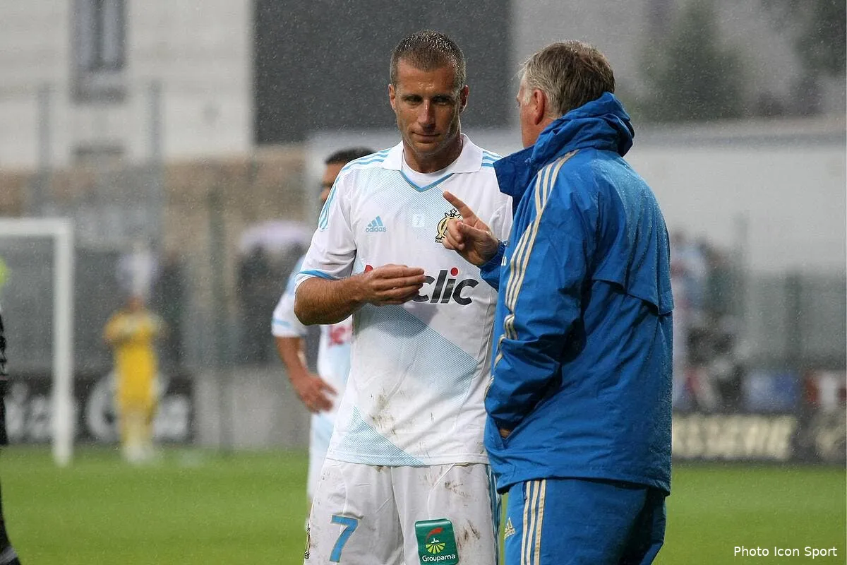 a l om il y en a au moins un qui ne digere pas la perte du titre iconsport tra 080711 23 29 122404