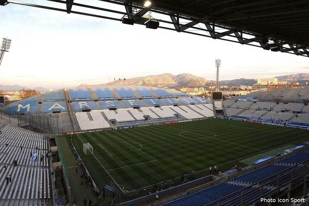 a marseille le nouveau velodrome fait grincer des dents 69283 17294