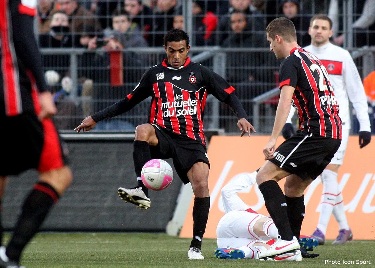 a nice le president menace ses joueurs iconsport guy 120212 23 3731351