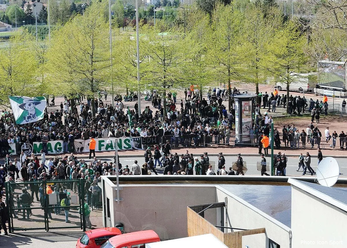 a saint etienne le chaudron etait sur le parking iconsport jpt 290412 01 0234337