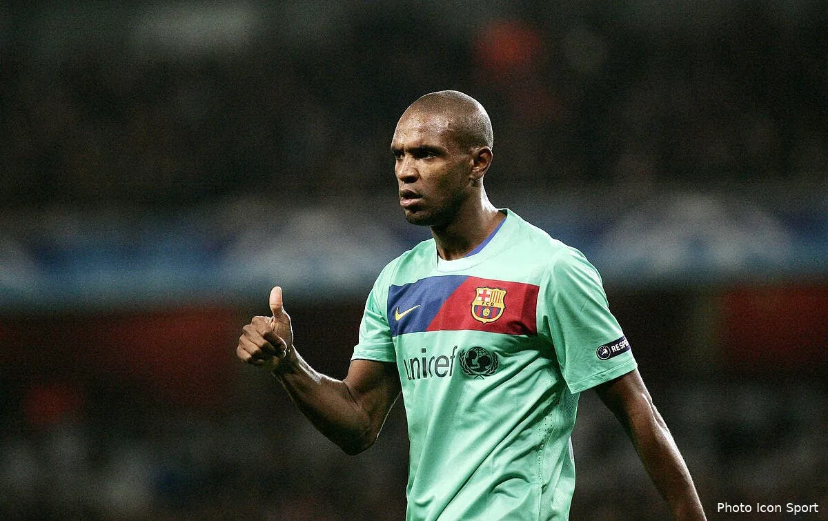 abidal dans le groupe du barca contre le real madrid iconsport new 160211 801 2018854