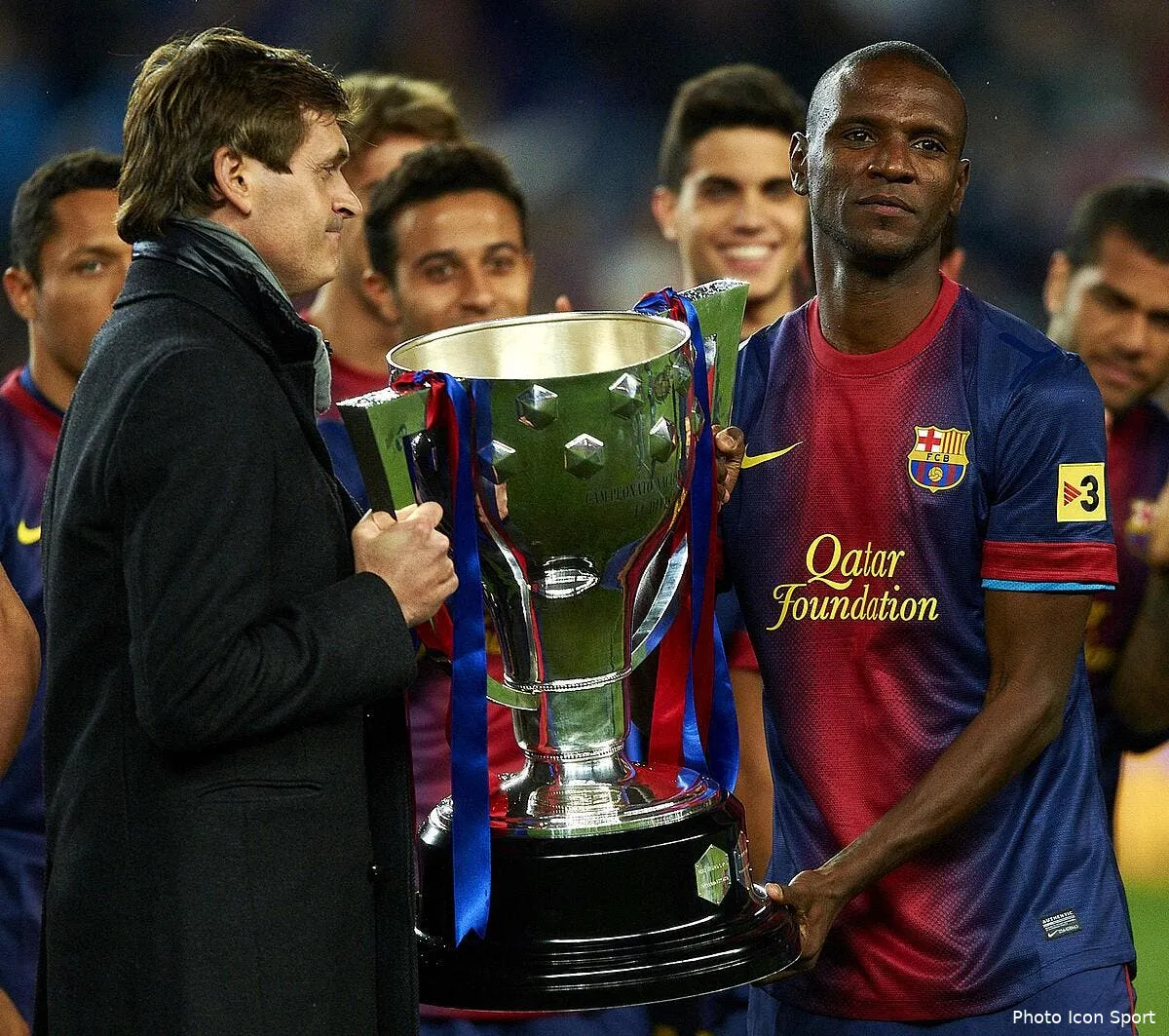 abidal fait le voyage a barcelone pour un hommage a vilanova iconsport dpa 190513 44 4981851