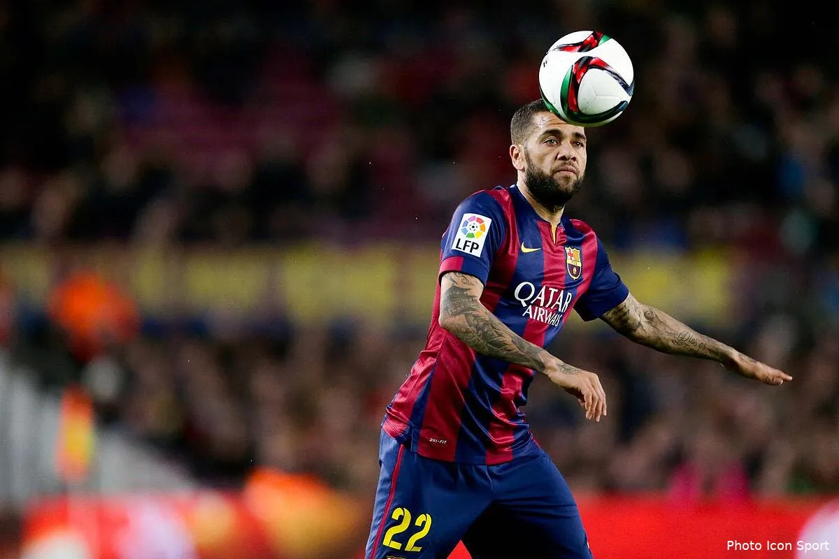 accord annonce entre le psg et daniel alves iconsport vii 110215 09 05107645