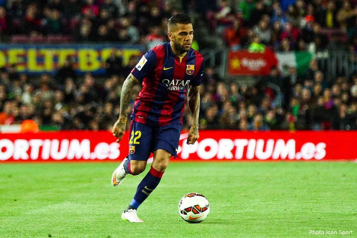 accord en vue entre daniel alves et le psg iconsport apl 080415 09 03111927