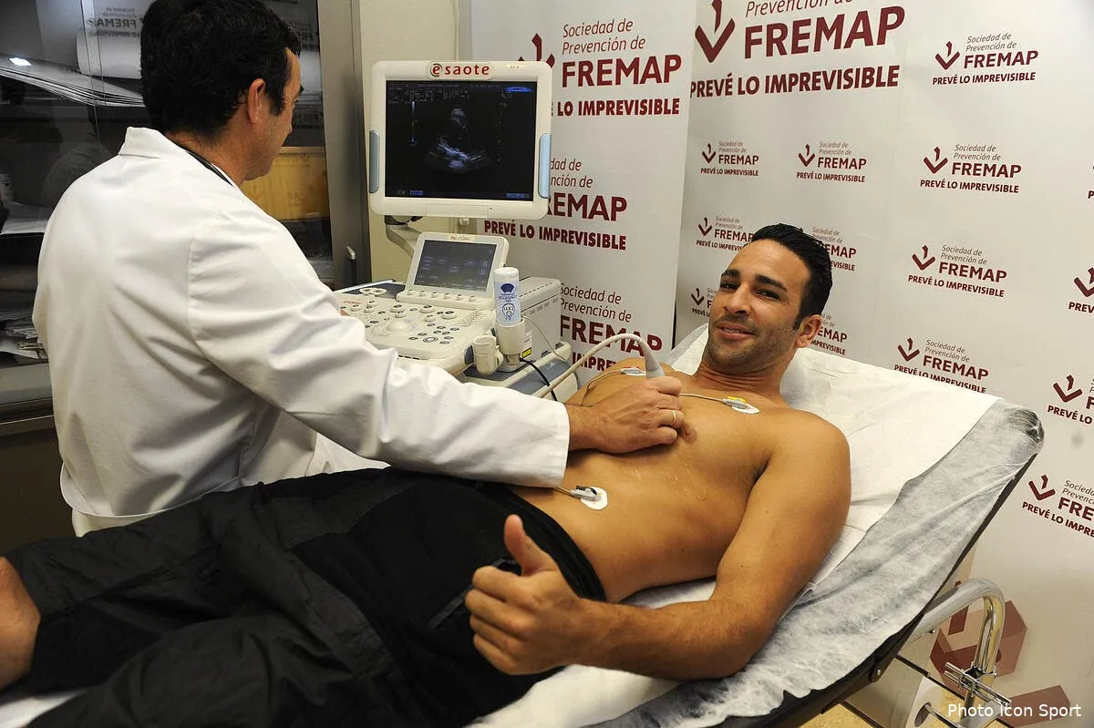 adil rami prive de finale a cause d un barbecue iconsport mar 060715 08 04117989