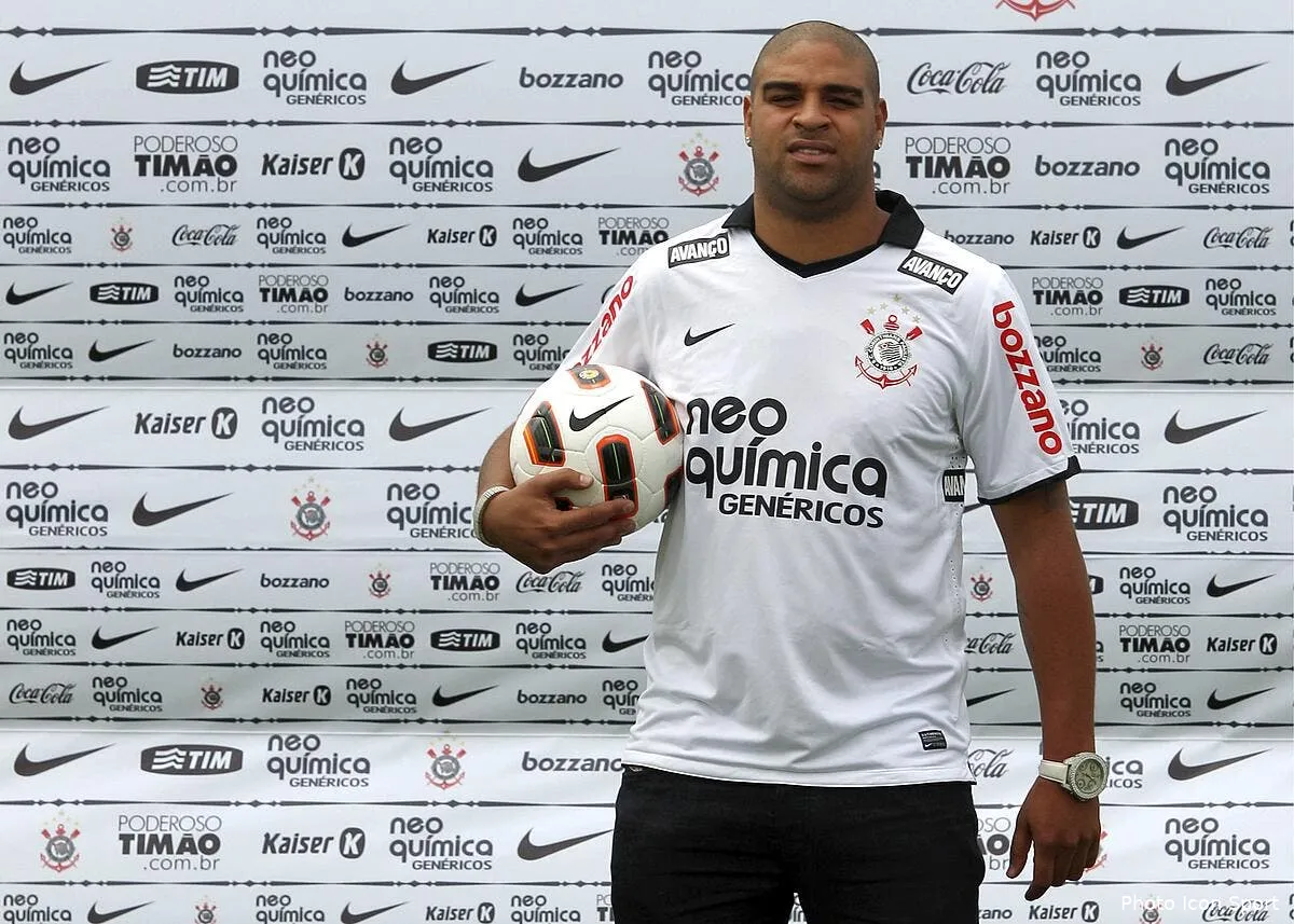 adriano est trop gros et trop fetard pour jouer avec les corinthians iconsport fol310311 01 2130149