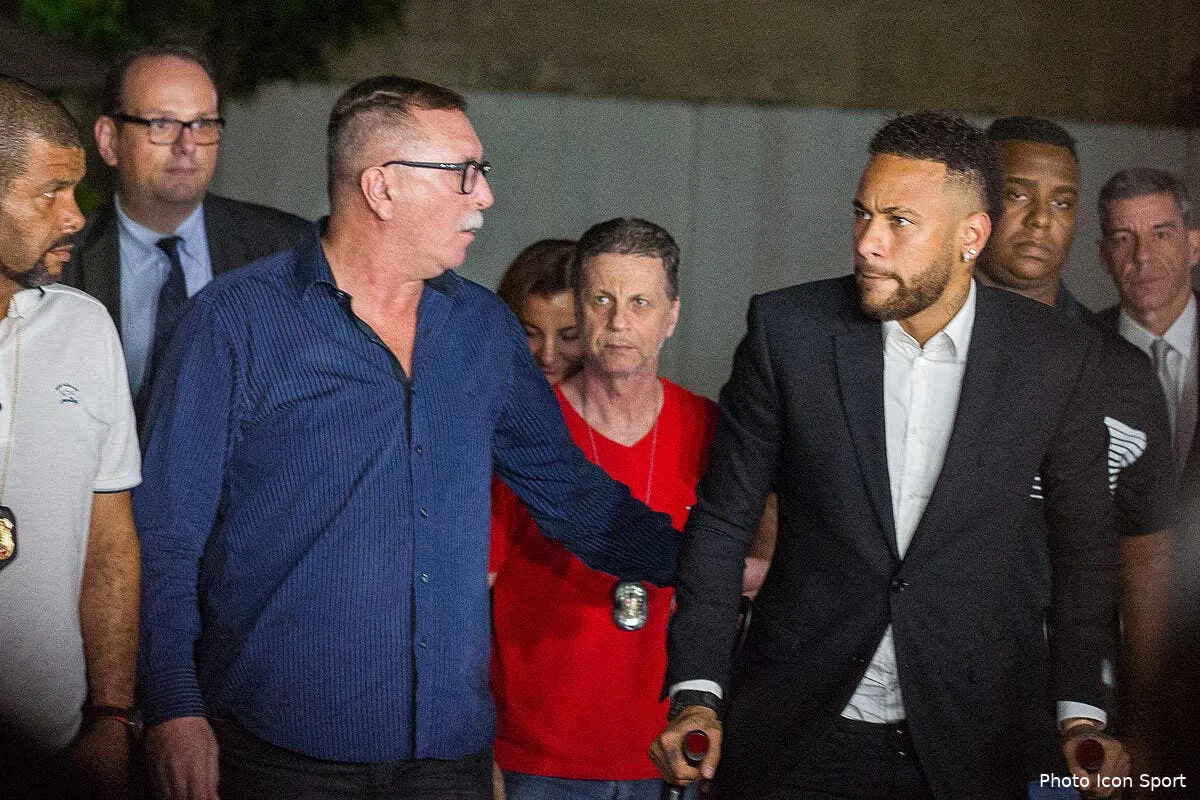 affaire neymar la police bresilienne toujours dans le flou icon est 130619 29 06257575